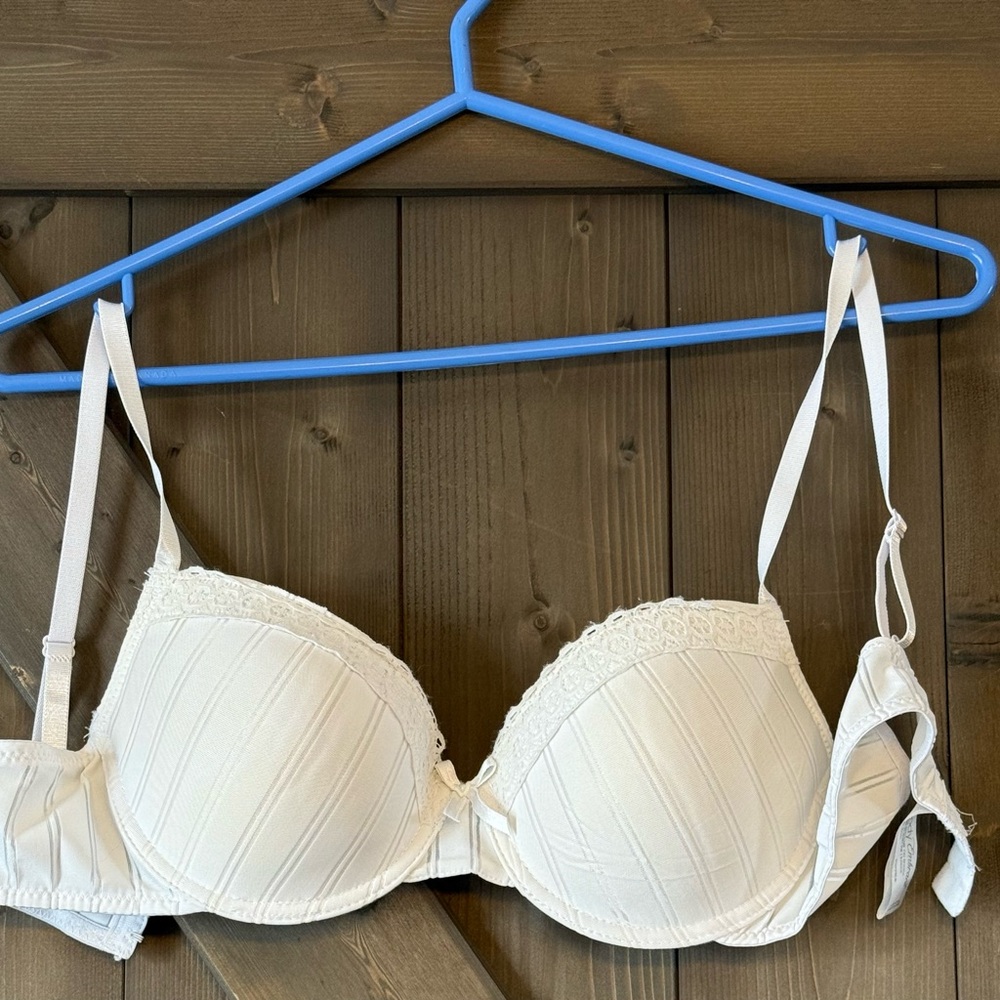 Body Embrace Chic Cream Lace Bra